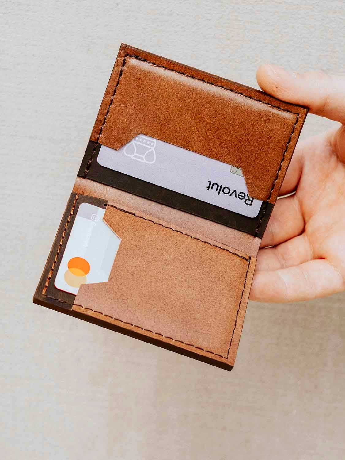 محفظة للبطاقات والفواتير "باتريوت" دي