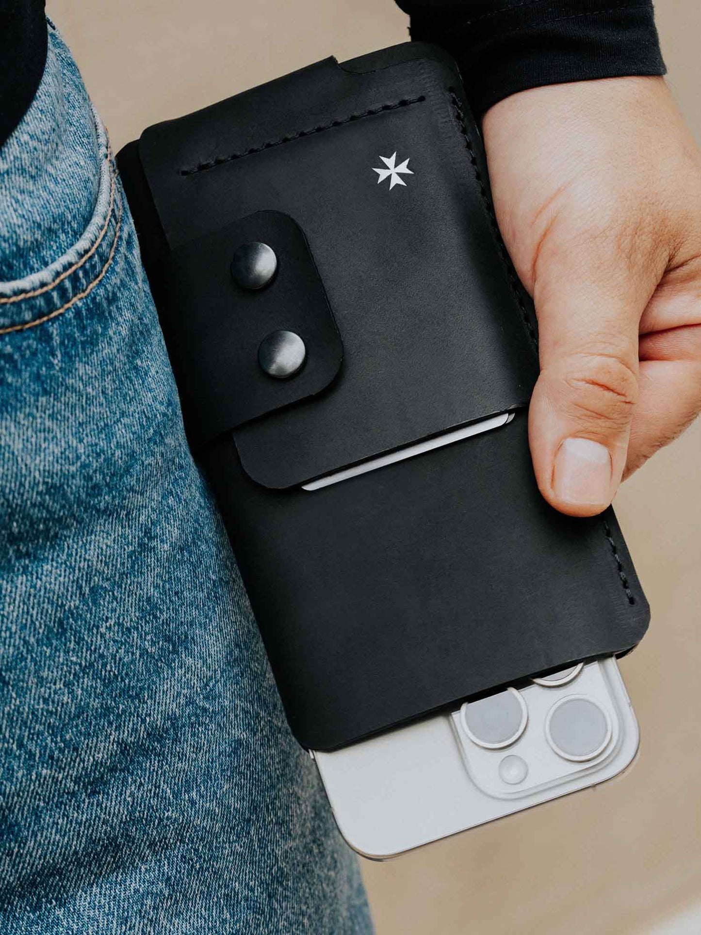 携帯電話ケースとウォレット「イージーケース」