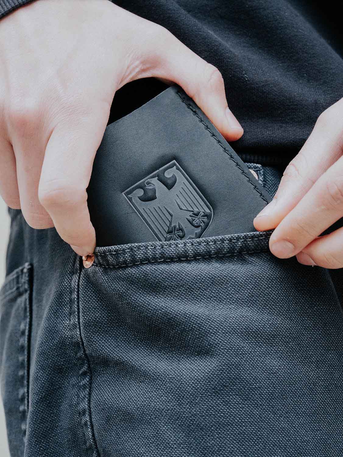 محفظة للبطاقات والفواتير "باتريوت" دي