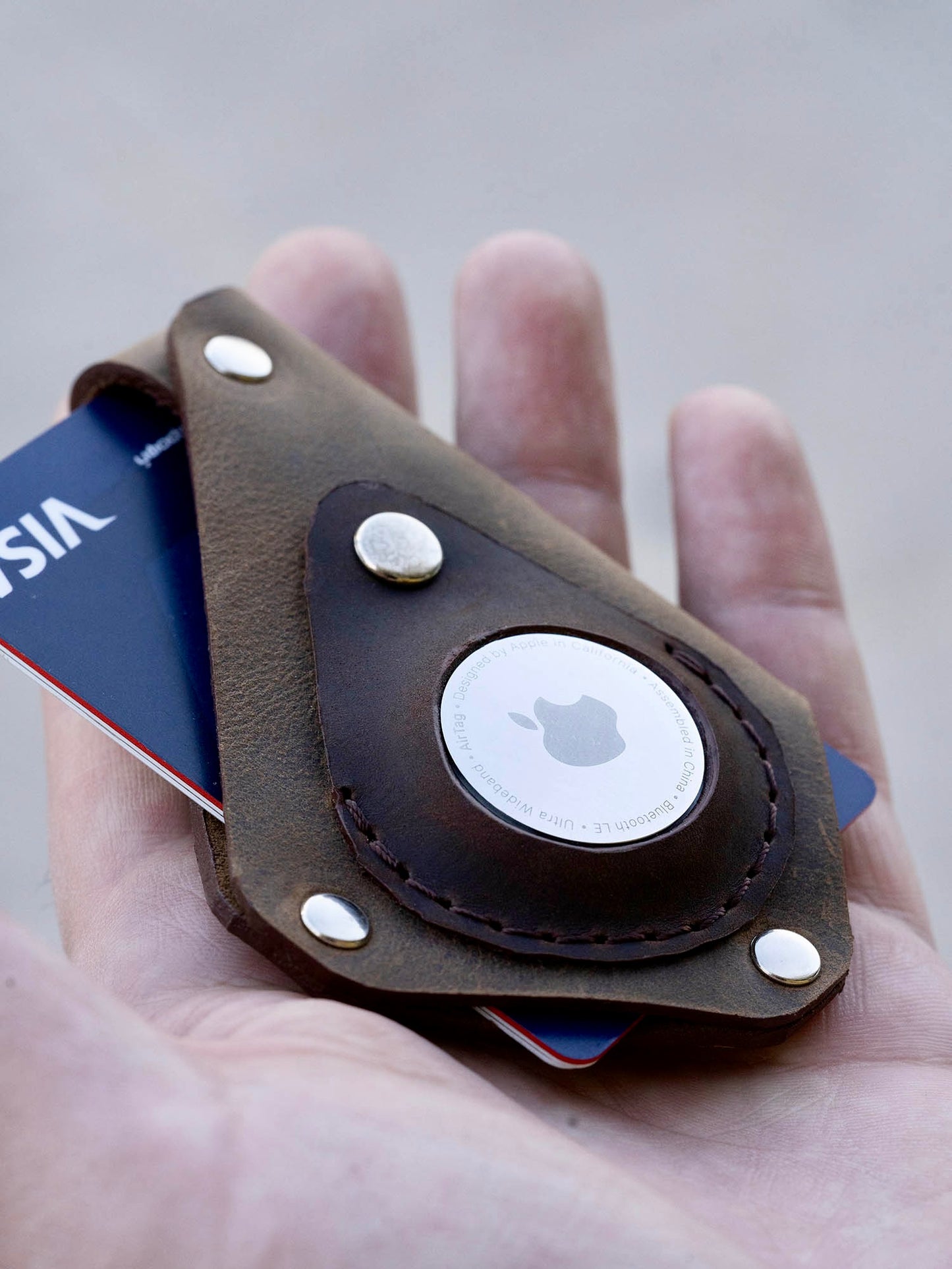 カード、請求書、コインのウォレット「Trigon Wallet」