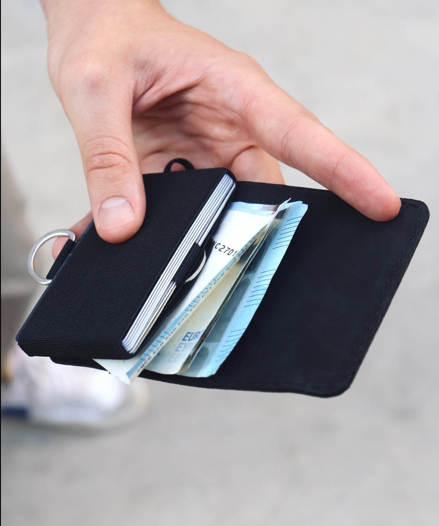 Wallet for Cards, Bills and Coins "Handy"
