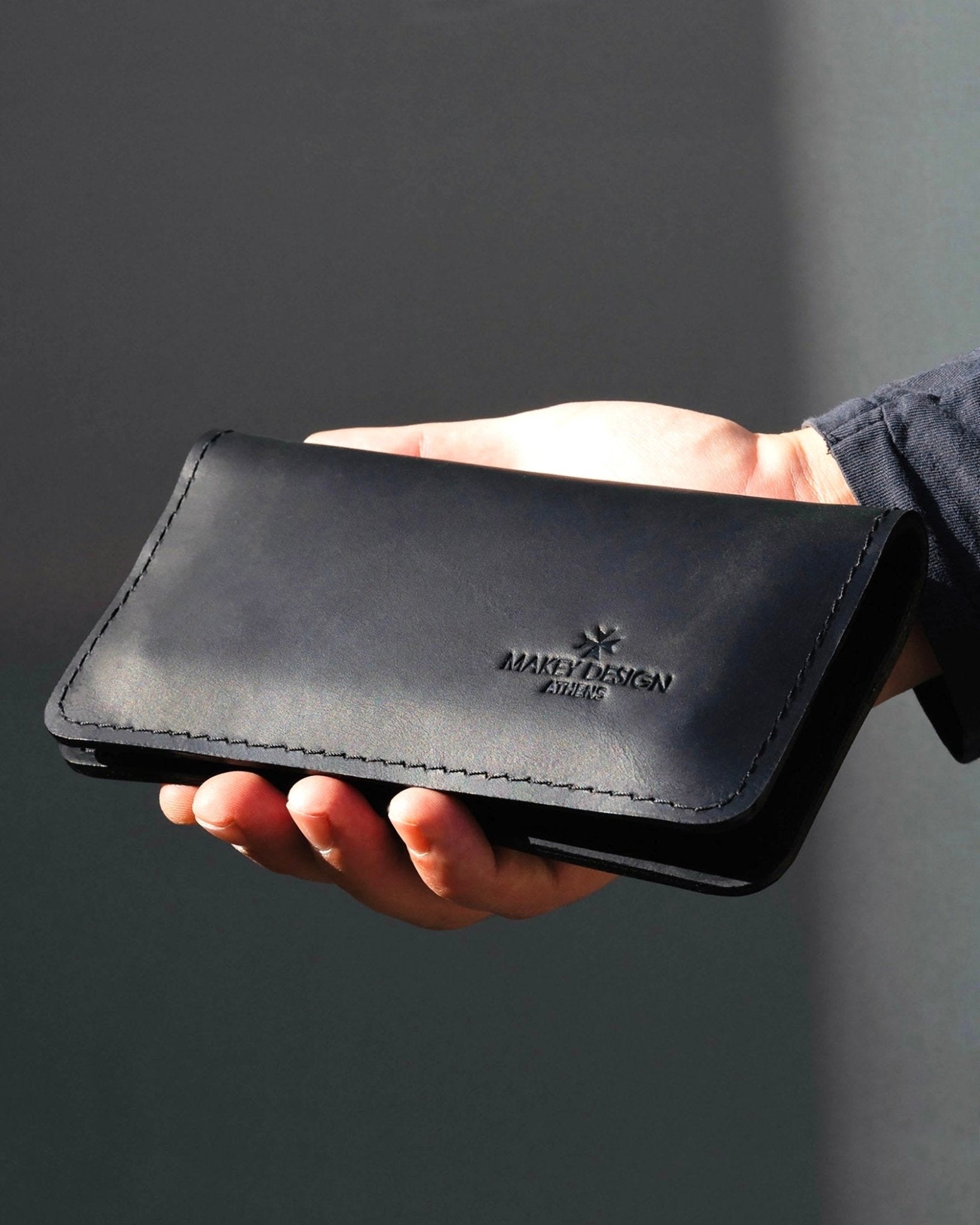 46973347856730 BLACK